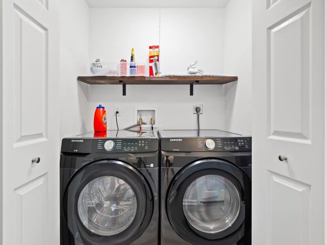 Building Photo - 8040 Strongsville Blvd