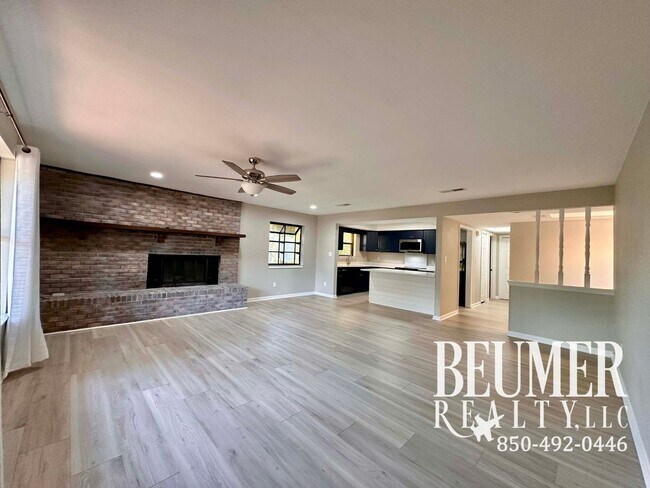 Building Photo - LEEWARD