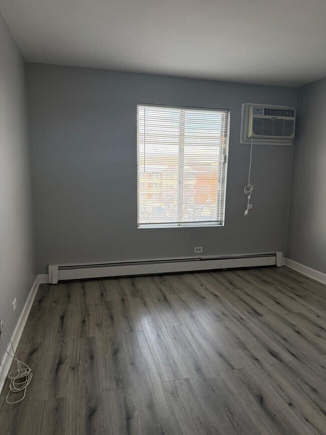 Building Photo - 157 S Gregory St