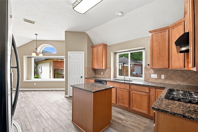 Building Photo - 5419 Teakwood Ln
