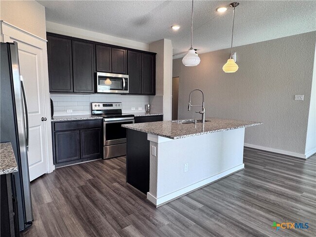 Building Photo - 300 Colthorpe Ln