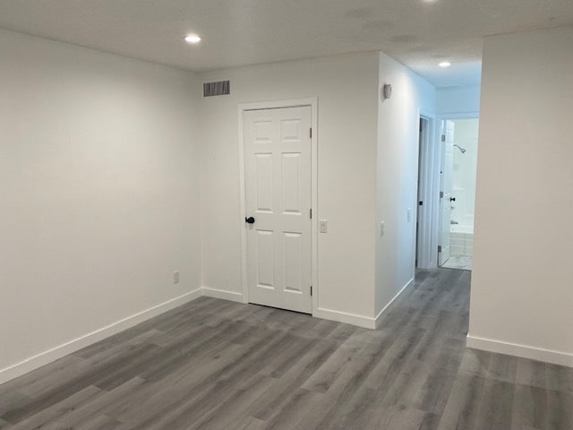 Building Photo - 5460 White Oak Ave