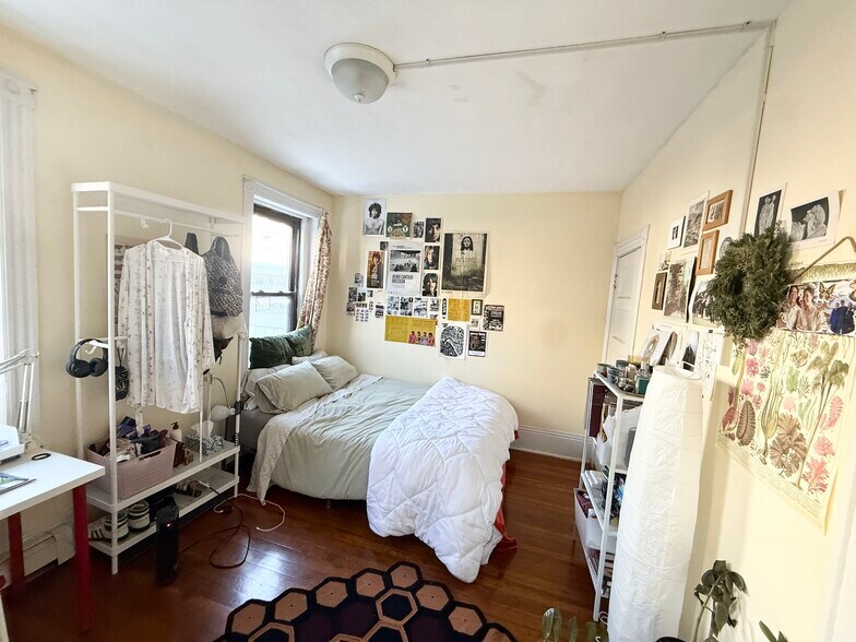 Building Photo - 60 Empire St