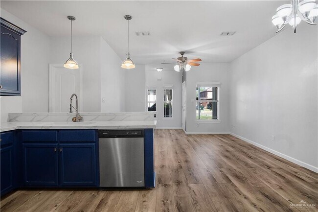 Building Photo - 15 West Dr