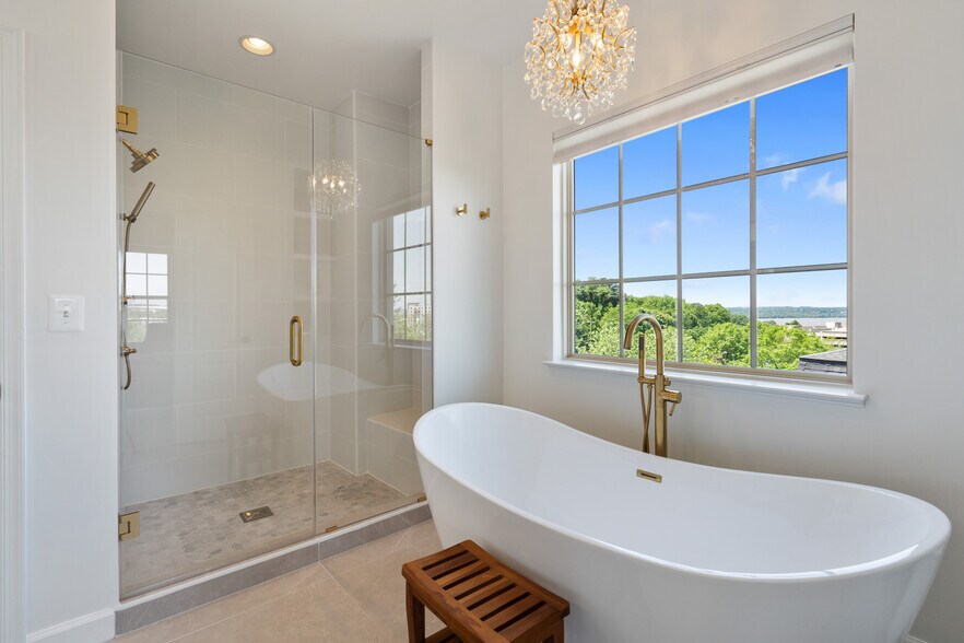 Building Photo - 500 Overlook Park Dr