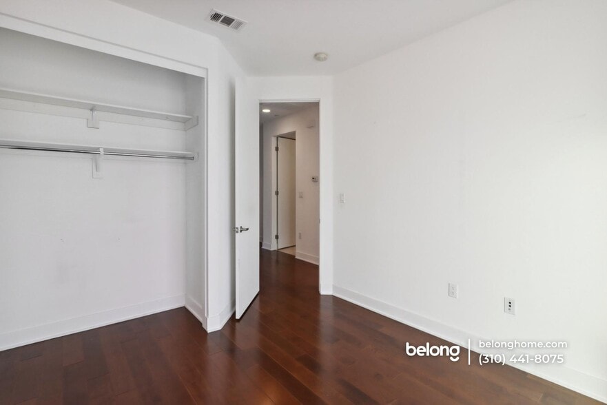 Building Photo - 5907 Saturn St