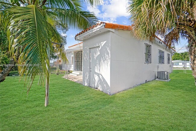 Building Photo - 1110 NW 65th St
