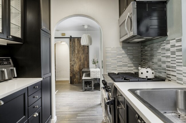 Building Photo - 3740 E Mayfield St