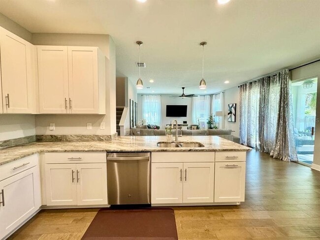 Building Photo - 816 W Adalee St