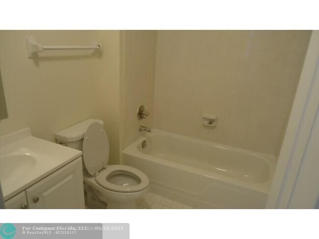 Building Photo - 7900 S Colony Cir