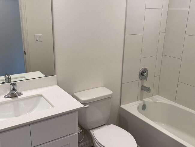 Building Photo - 5323 Entertainment Way