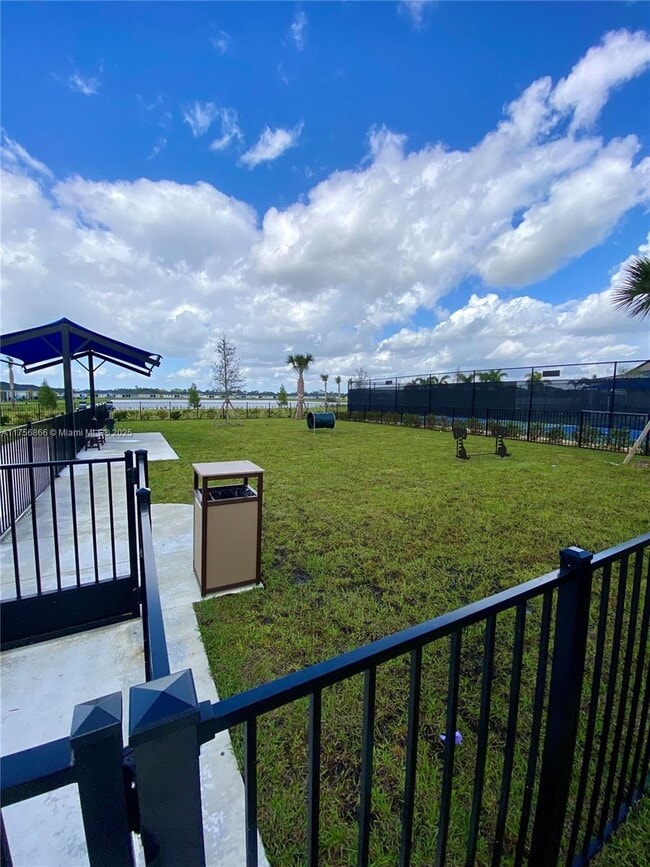 Building Photo - 5971 Pickering Dr