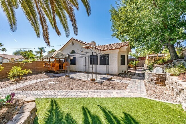 Building Photo - 4517 Inez Dr
