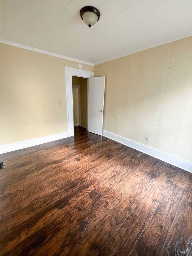 Building Photo - 416 Coffeen St