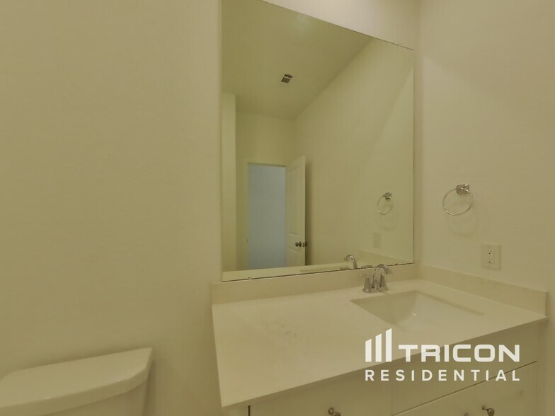 Building Photo - 6414 Seafoam Lake Dr