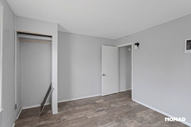 Building Photo - Charming 1BR Duplex in Salem