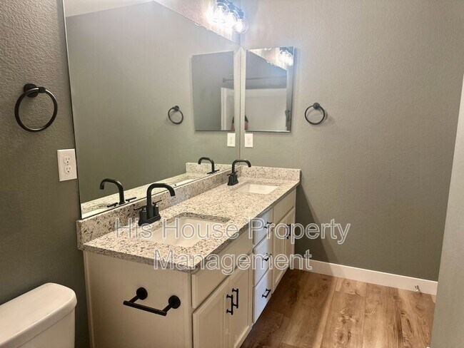 Building Photo - 2278 Stonefish Dr