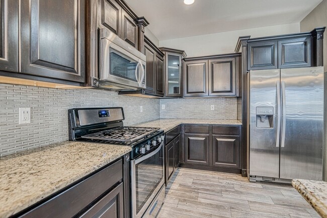 Building Photo - Beautiful East side House in Ventanas Subdivision