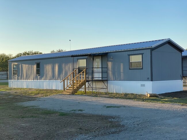 Building Photo - Early Bird Estates Unit #9