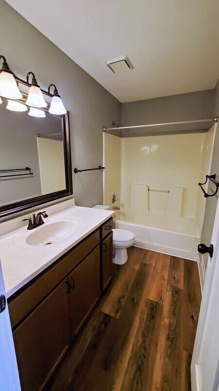 Building Photo - 414 N 18th Ave