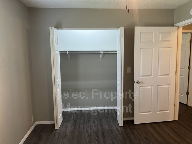 Building Photo - 2502 Alma St