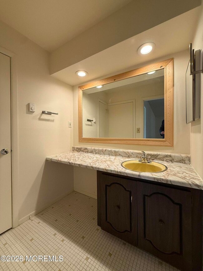 Building Photo - 115 Amberly Dr