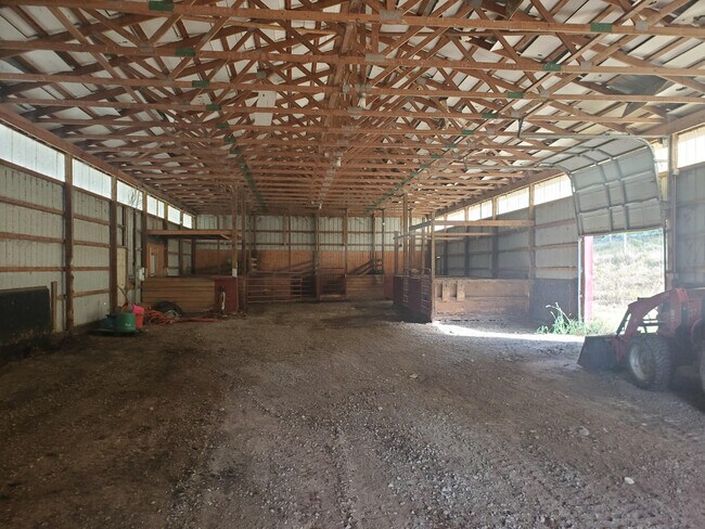 Building Photo - 402 Grubb Rd