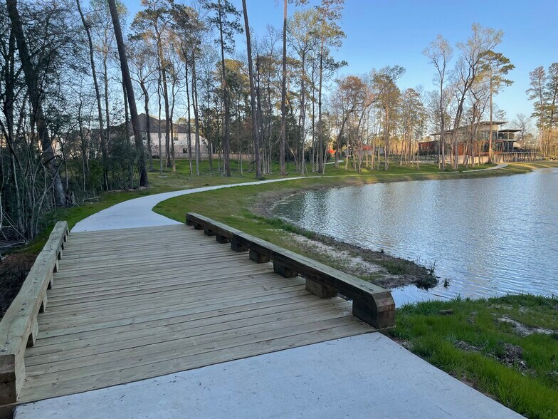 Walking trails with lake views - 214 Skybranch Ct