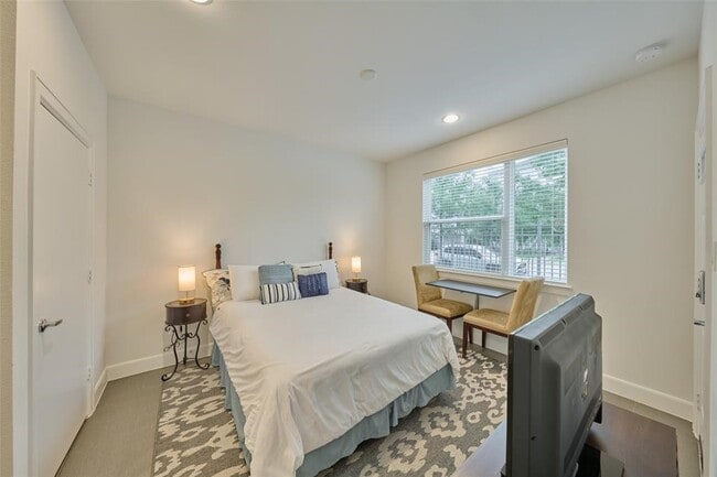 Building Photo - 1715 Eado Point Ln