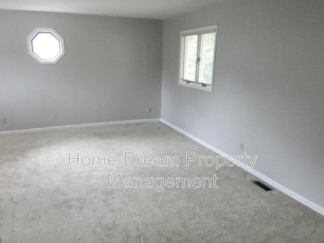 Building Photo - 53 Kelly Way