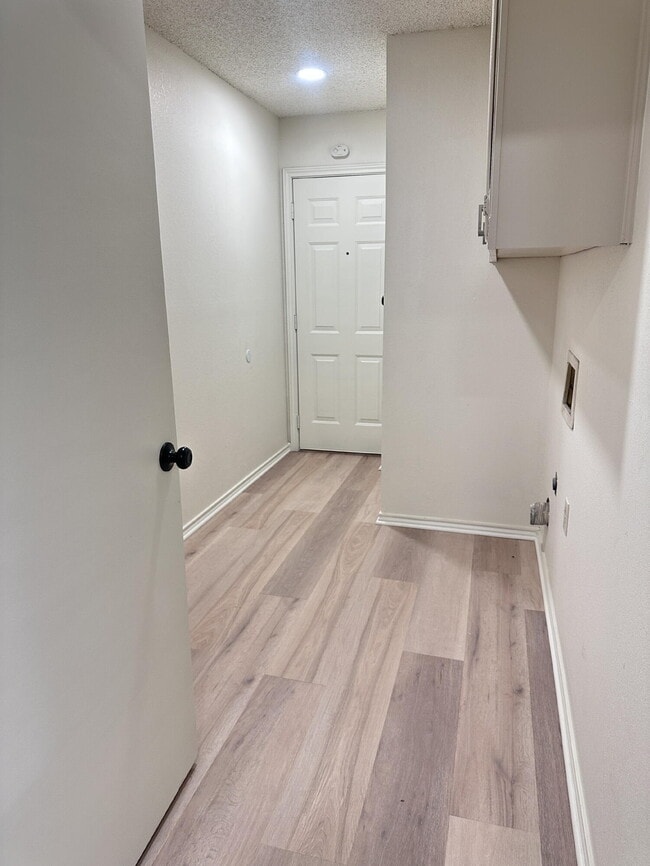 Building Photo - 2217 33rd St