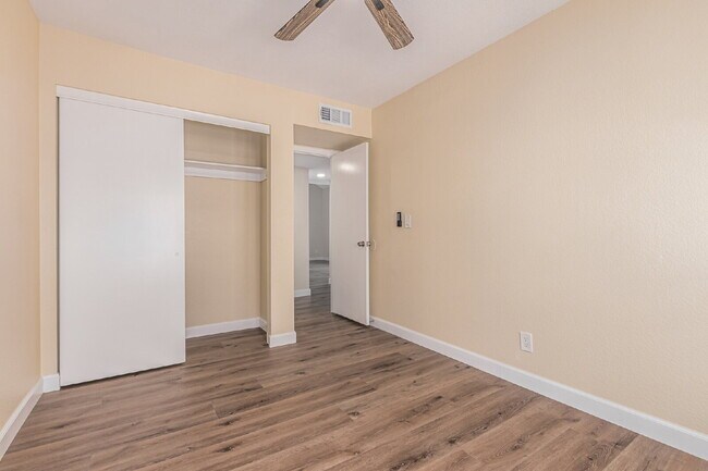 Building Photo - Ready for IMMEDIATE MOVE IN!