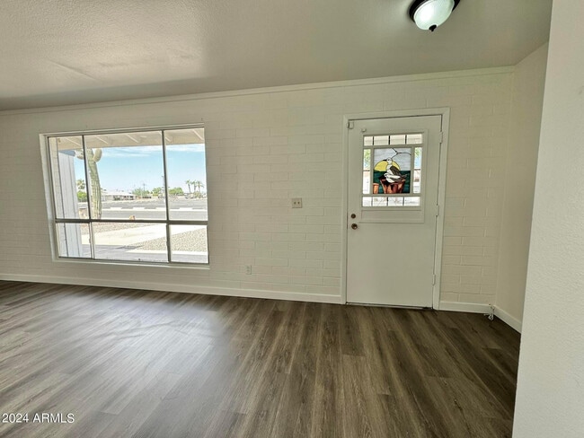 Building Photo - 11013 N 110th Dr