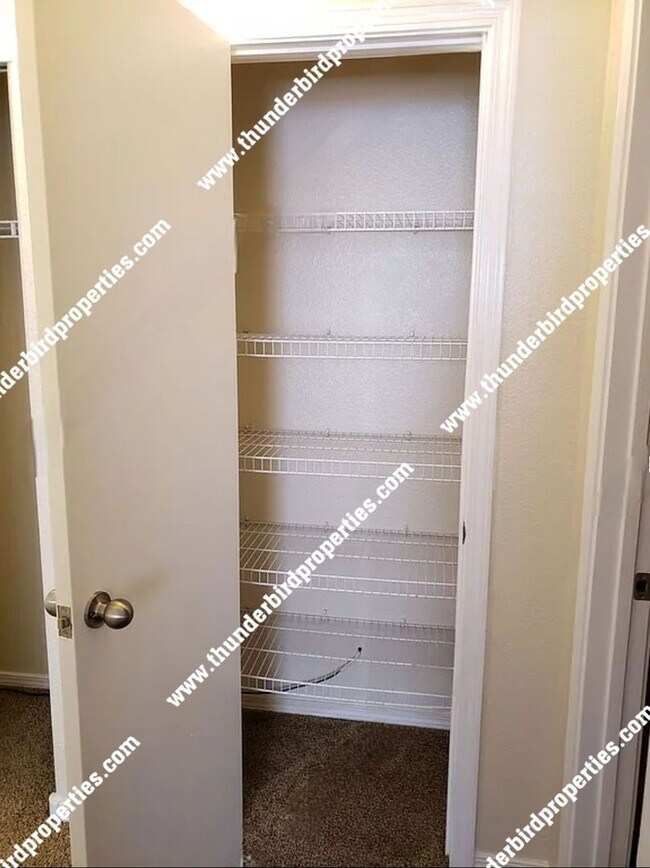 Building Photo - Move in special $500 OFF FIRST MONTHS RENT...