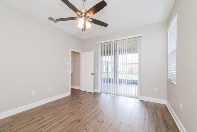 Building Photo - 552 Viceroy Ct