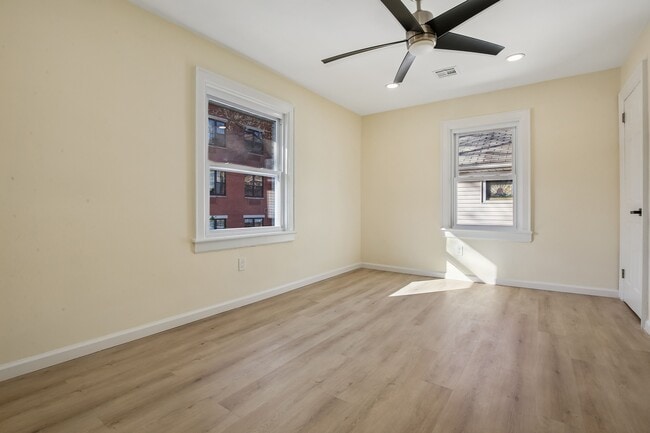 Building Photo - 4 Lincoln Pl