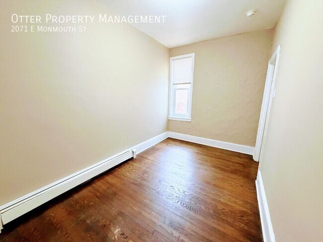 Building Photo - 2071 E Monmouth St