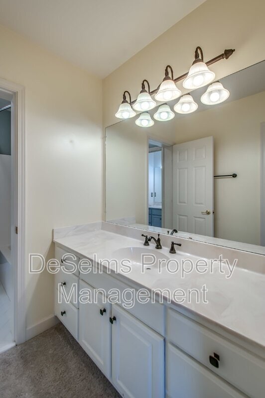 Building Photo - 1625 Brentwood Pointe