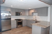 Building Photo - 3450 Harriet Ave