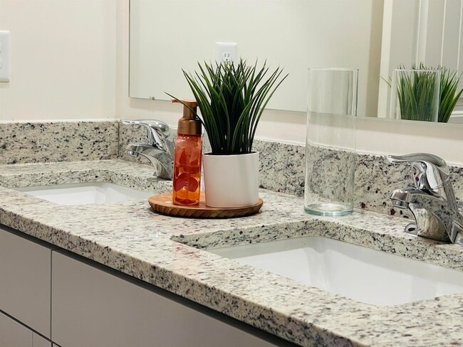 Building Photo - 35 Witherspoon Dr