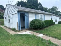 Building Photo - 224 Dersam St