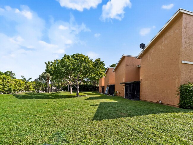 Building Photo - 8009 NW 71st Ct