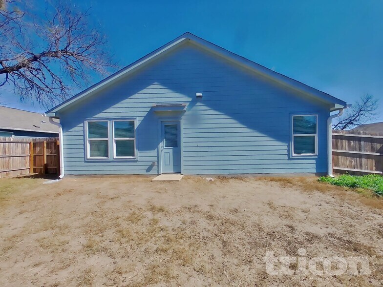 Building Photo - 5715 Vista Point