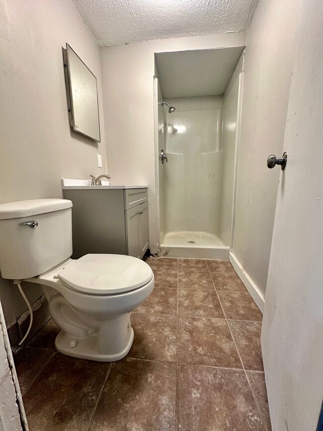 Building Photo - Spacious 4 Bedroom Home in Pearl!