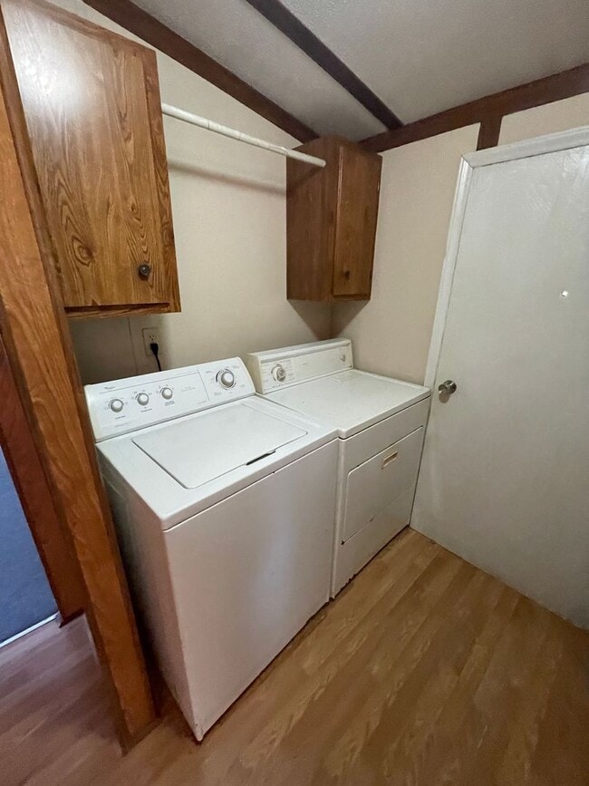 Building Photo - Quiet setting between Angier and Fuquay Varina