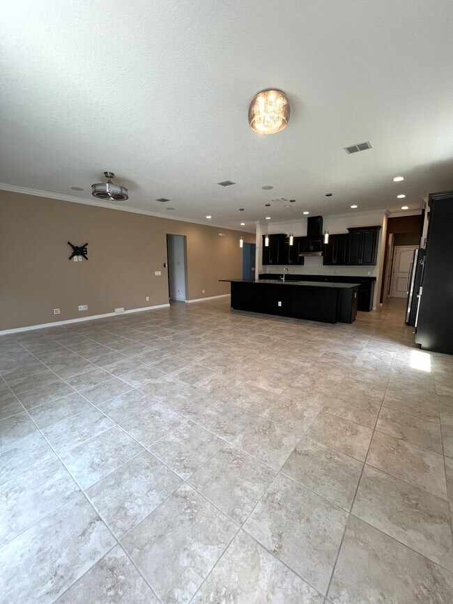 Building Photo - Spacious 3-Bed/2-Bath Rental in Sola Vista – Modern Comfort Meets Florida Living!