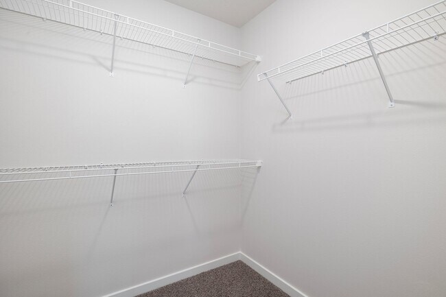 Building Photo - 2565 S Cheri Dr