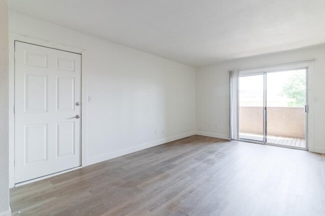 Building Photo - 5877 N Granite Reef Rd