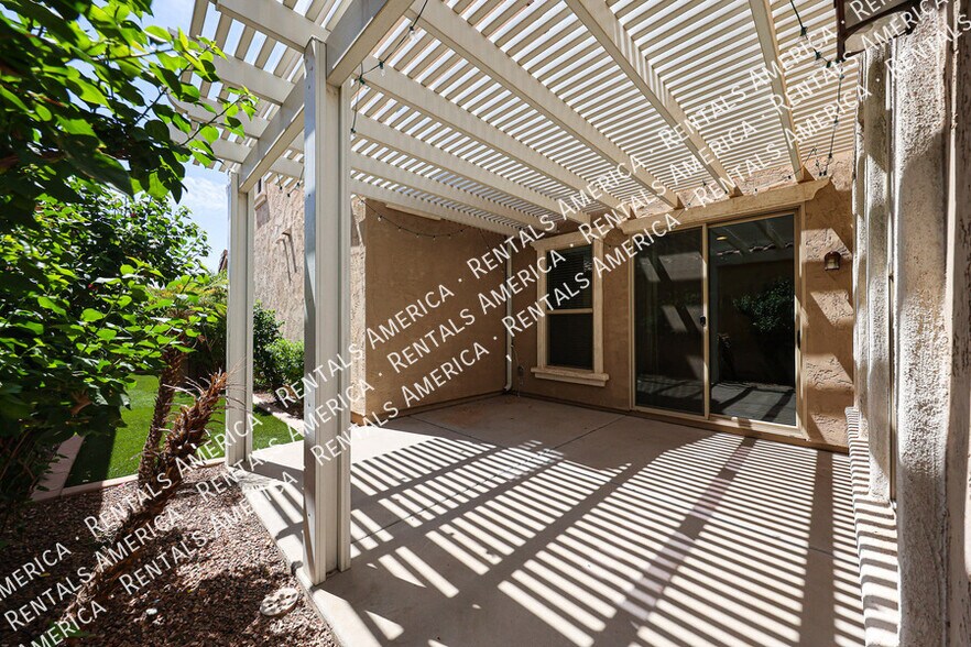 Building Photo - 8959 W Northview Ave