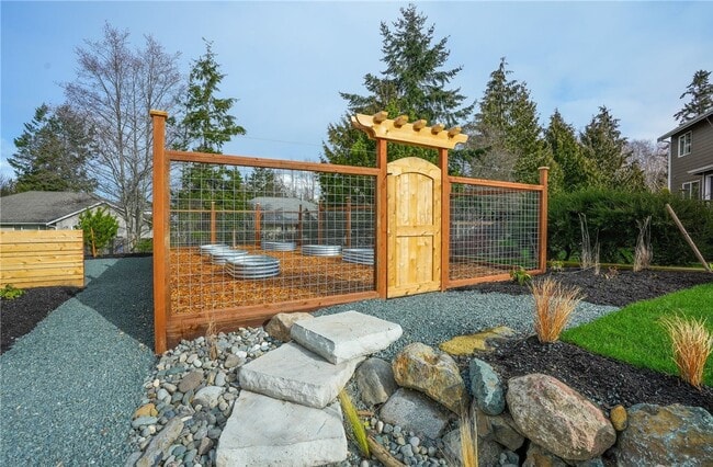 Building Photo - 3917 Crosswinds Ct